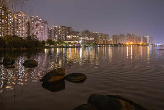 尹山湖夜景