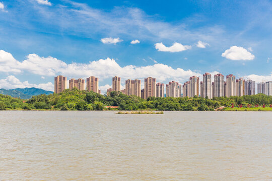 城市江边风景