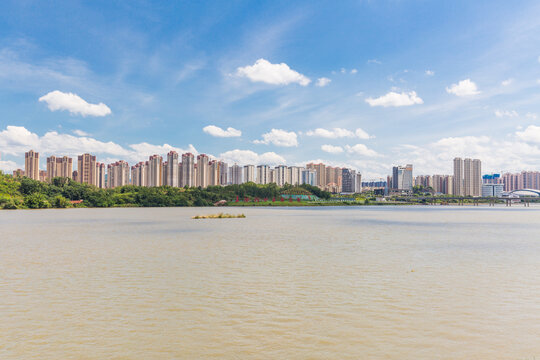 城市江边风景