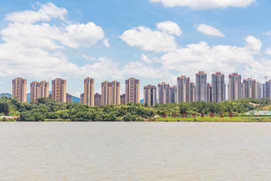 城市江边风景