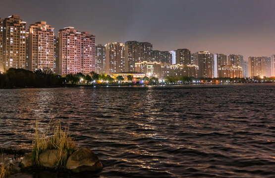 尹山湖夜景