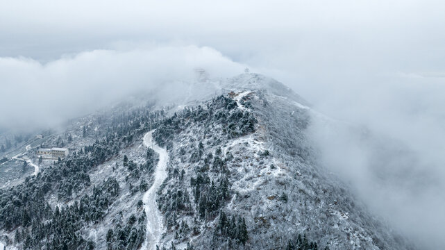 航拍冬季大别山灵山旅游风光