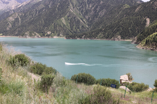 高山湖泊