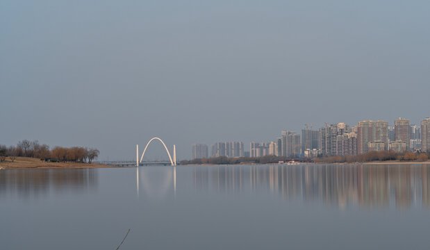 中国开封汴西湖彩虹桥建筑风光