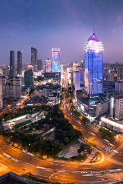 航拍视角下的无锡市中心夜景