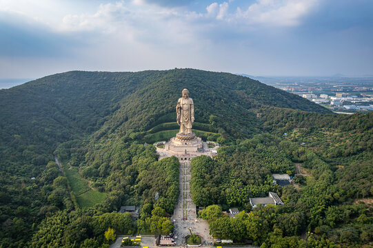 航拍视角下的无锡灵山胜境