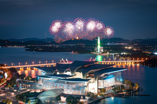 国庆无锡大剧院夜景和鼋头渚烟花