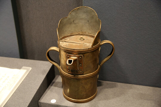 铜茶罐