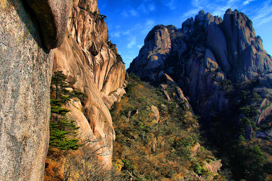 黄山远眺黄山奇峰悬崖峭壁