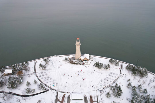 威海灯塔雪景