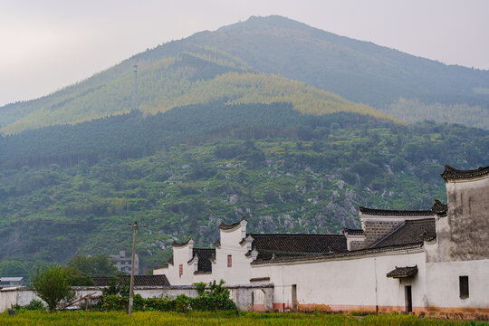 山边小村落