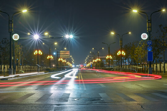 城市夜景道路光轨