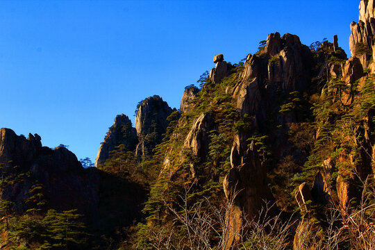 黄山晨色黄山山峦