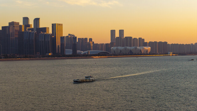 杭州市钱塘江滨江两岸夕阳风光