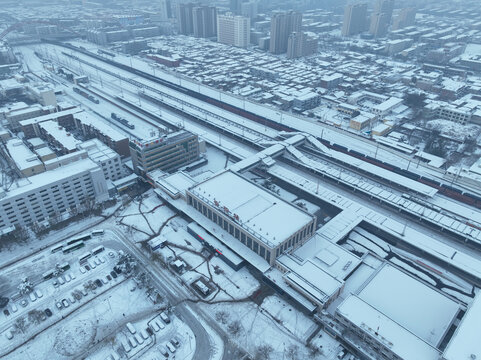 安阳火车站雪景