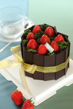 巧克力草莓蛋糕