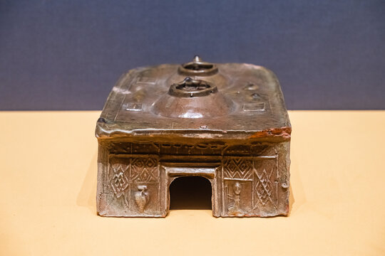 汉代黄釉陶灶
