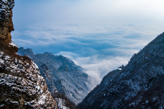 河北涞源白石山雪景云海