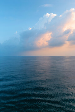 红海天空日落风景