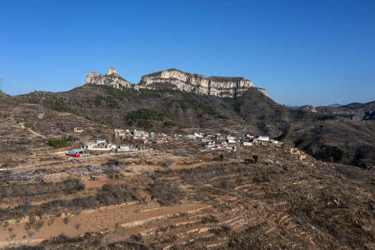 山野里的乡村