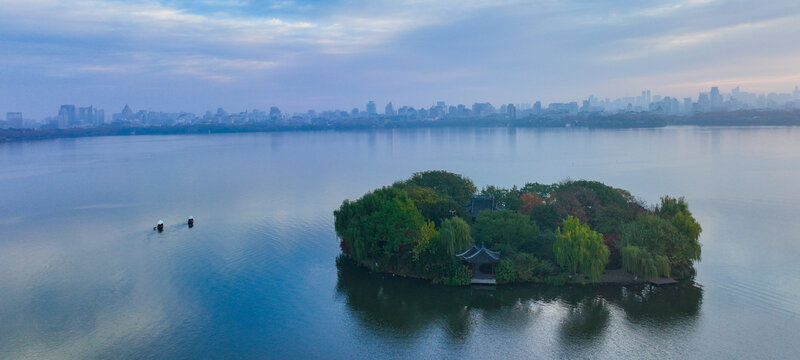 日出下的杭州西湖自然风光