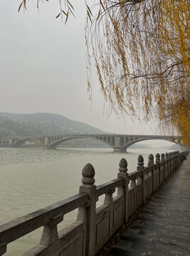 洛阳龙门石窟雪景