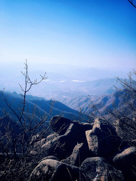 飘渺的群山