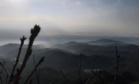 黛色远山