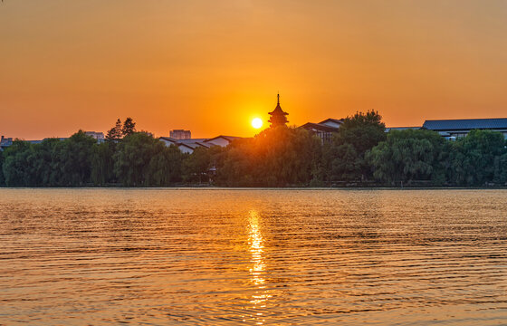 嘉兴南湖景区夕阳