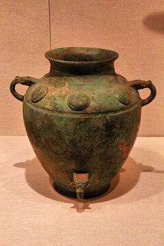 山东博物馆青铜罐