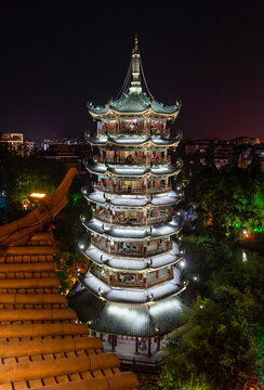 广西桂林日月双塔夜景