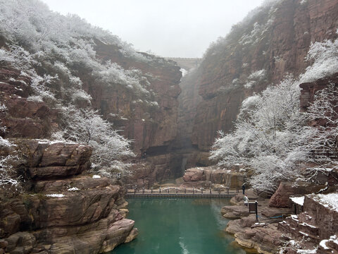 红石峡雪景