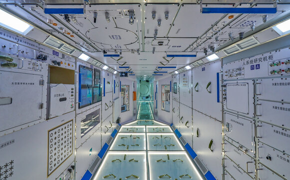 中国空间站天和核心舱内景