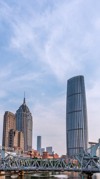 中国天津津湾广场的天津解放桥