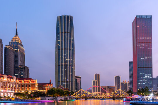 中国天津津湾广场夜景