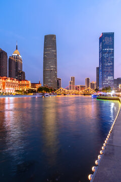 中国天津津湾广场夜景