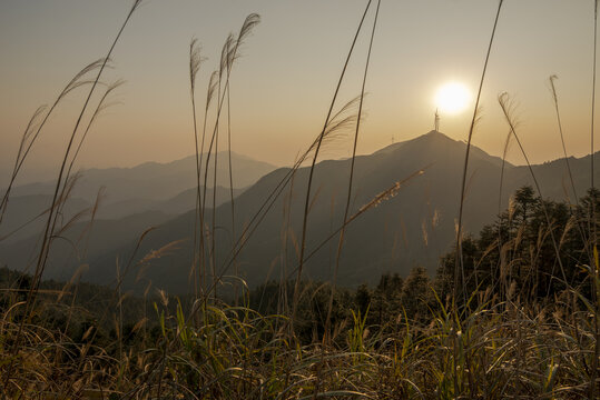 傍晚夕阳山景