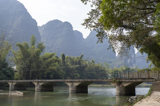 山水河流