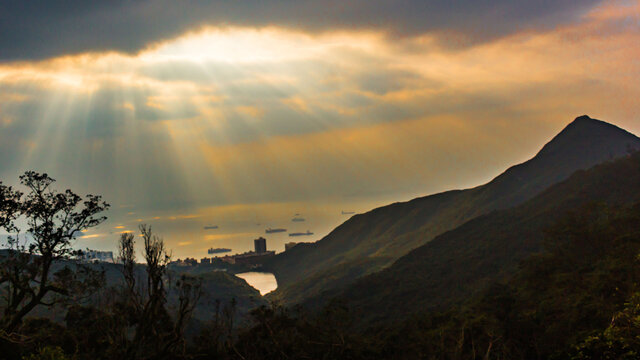 香港太平山黄昏天空光线风景