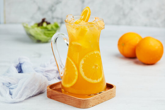 鲜榨橙子汁橙汁