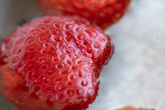 清洗草莓