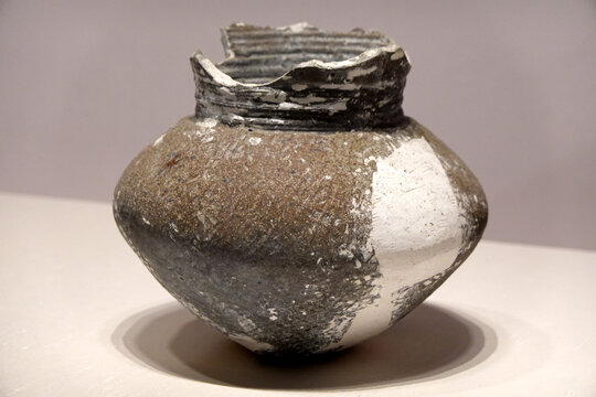马桥文化印纹硬陶罐