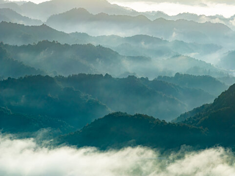 山岚叠嶂