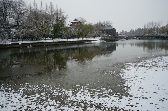 护城河雪景