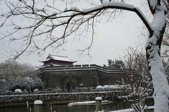 荆州古城雪景