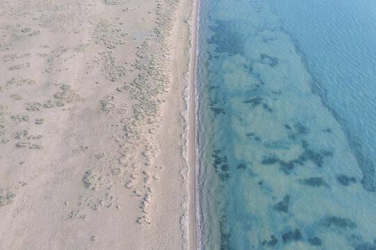 航拍青海湖尕海湖岸