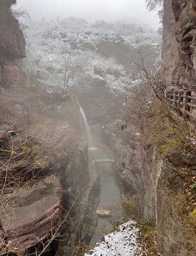 云台山红石峡雪景