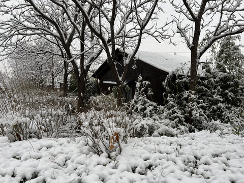 雪中小屋