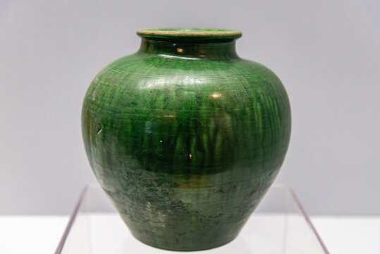 陕西历史博物馆的唐代绿釉陶罐