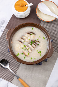 山药香菇砂锅生滚粥